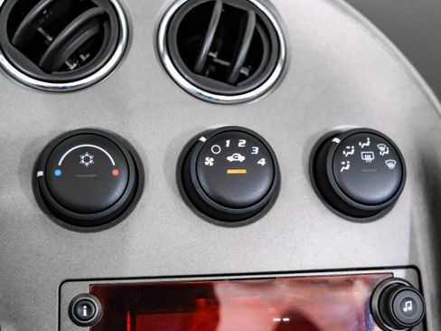 Used 2009 Pontiac Solstice GXP RWD image 17