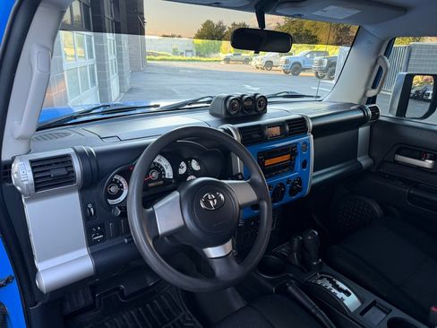 Used 2008 Toyota FJ Cruiser 4WD image 34