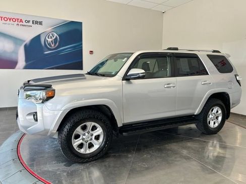 Used 2021 Toyota 4Runner SR5 Premium w/ Moonroof Package AWD/4WD image 3