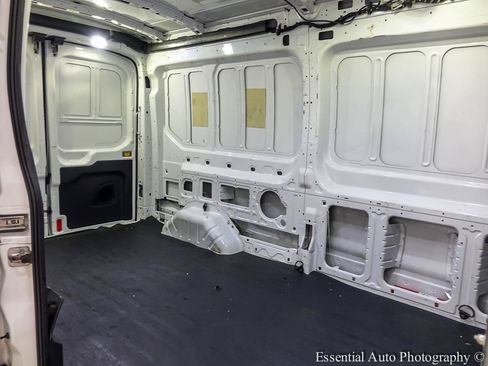 Used 2017 Ford Transit 250 148 Medium Roof RWD image 18