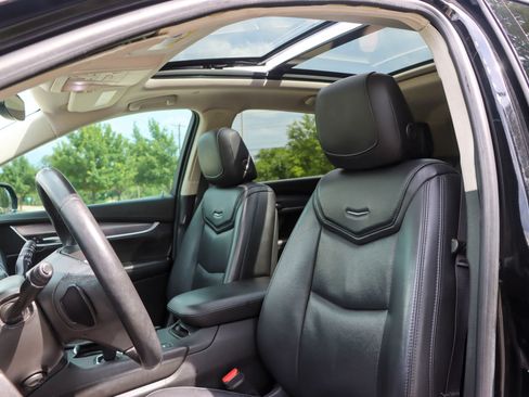 Used 2018 Cadillac XT5 Premium Luxury FWD image 15