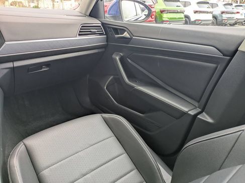 Used 2023 Volkswagen Jetta SE FWD image 16