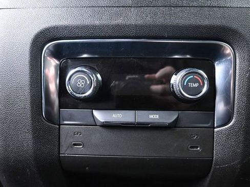 Used 2025 Chevrolet Suburban Z71 AWD/4WD image 24