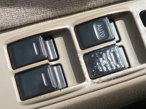 Used 2004 Toyota Tacoma PreRunner image 22