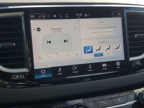 Used 2024 Chrysler Pacifica Touring-L image 23