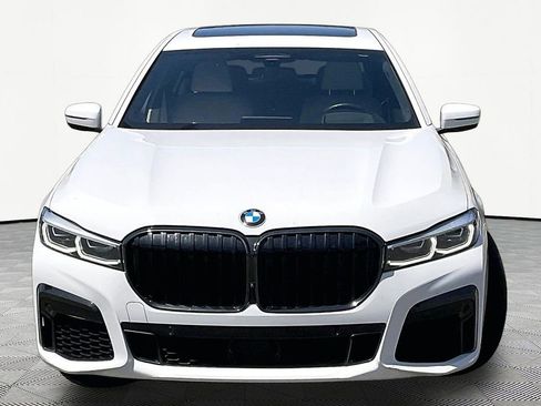Used 2022 BMW 750i xDrive w/ Executive Package AWD/4WD image 3