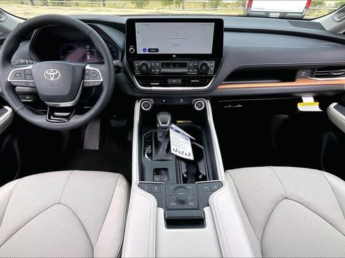 Used 2026 Toyota Grand Highlander Limited image 16
