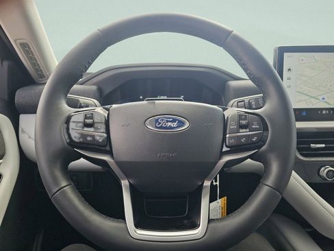 New 2026 Ford Explorer Platinum image 30