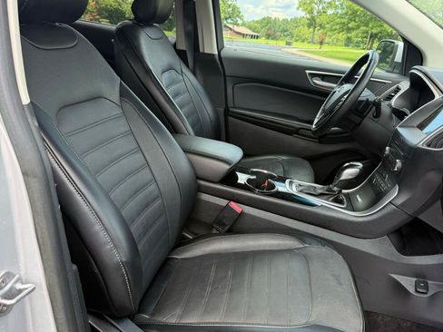 Used 2018 Ford Edge SEL w/ Equipment Group 201A FWD image 12