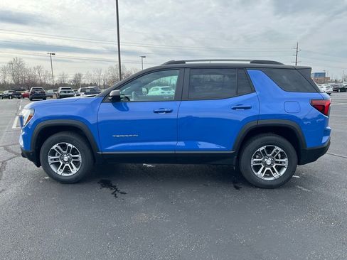 Used 2025 GMC Terrain Elevation w/ Elevation Premium Package image 3