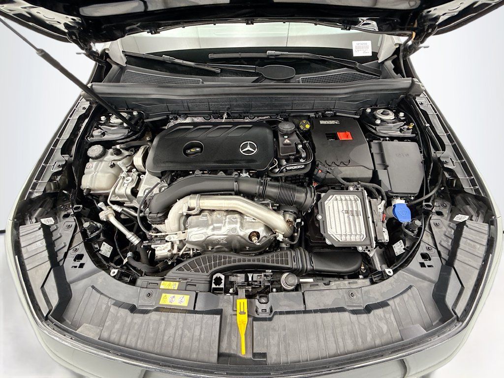 Certified 2024 Mercedes-Benz GLB 250 4MATIC image 28