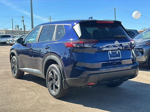New 2026 Nissan Rogue SV image 6