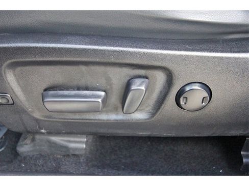 Used 2018 Toyota Highlander Limited Platinum image 28