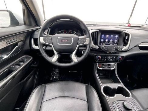 Used 2024 GMC Terrain SLT image 5