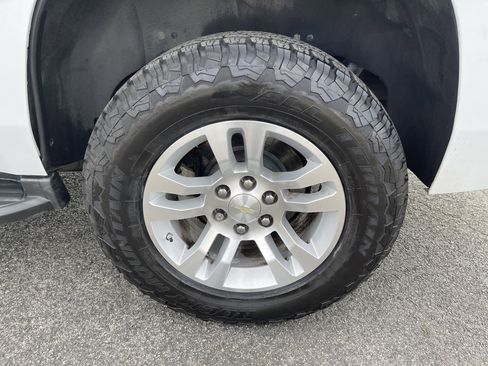 Used 2019 Chevrolet Tahoe LT image 9