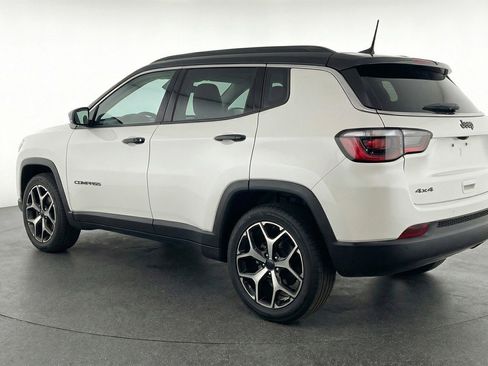 Used 2025 Jeep Compass Limited image 6
