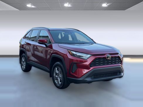 Used 2025 Toyota RAV4 XLE w/ Convenience Package AWD/4WD image 7