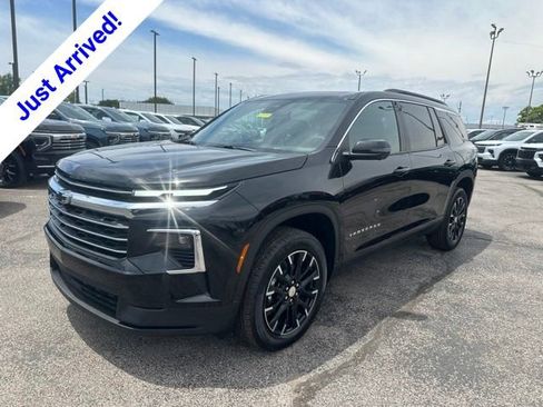 New 2026 Chevrolet Traverse LT w/ Sun and Wheel Package FWD image 7