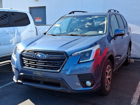 Used 2022 Subaru Forester Premium AWD/4WD image 3
