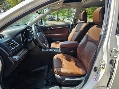 Used 2019 Subaru Outback 3.6R Touring AWD/4WD image 21