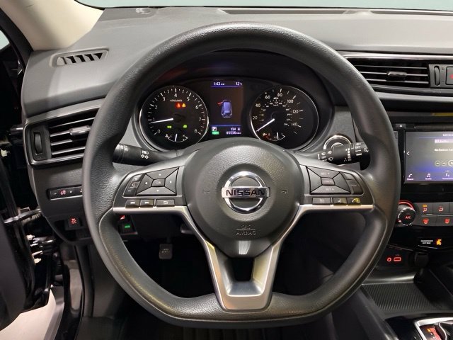 Used 2018 Nissan Rogue SV AWD/4WD image 13