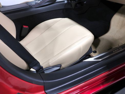 Used 2019 MAZDA MX-5 Miata Grand Touring w/ Appearance Package image 53