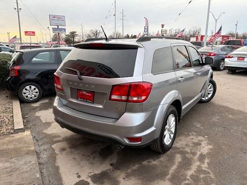 Used 2016 Dodge Journey SXT w/ Comfort/Convenience Group image 4