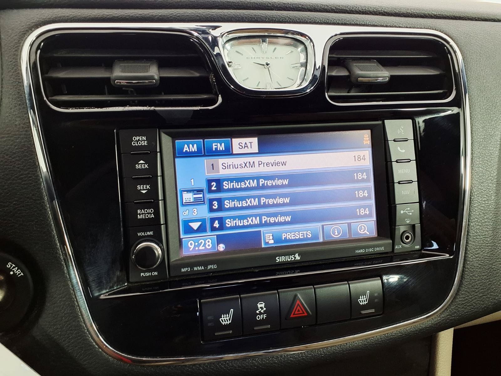Used 2011 Chrysler 200 Limited FWD image 23