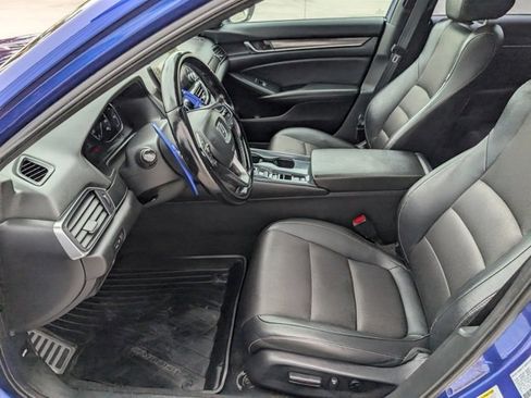 Used 2020 Honda Accord Sport image 2