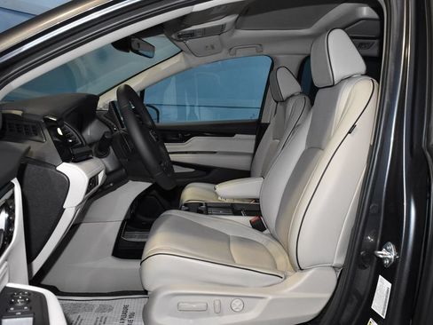 Used 2026 Honda Odyssey Touring image 7