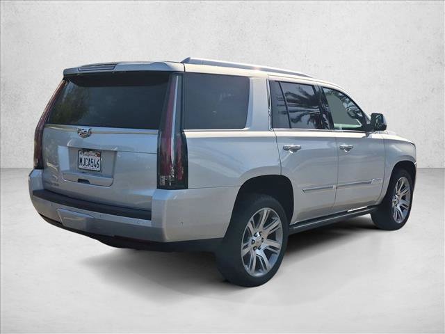 Used 2017 Cadillac Escalade Premium Luxury RWD image 5
