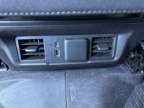 Used 2022 Chevrolet Silverado 1500 LT Trail Boss image 17