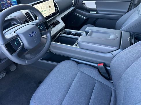 Used 2025 Ford Expedition Max Active image 10