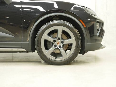 New 2026 Porsche Macan 4 Electric AWD/4WD image 40