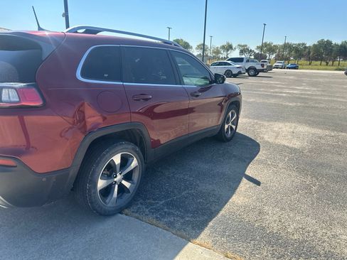 Used 2019 Jeep Cherokee Limited w/ Technology Group FWD image 7