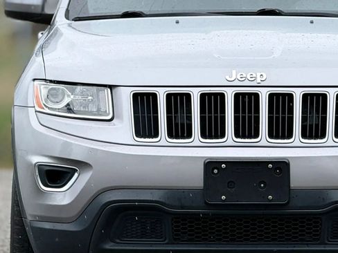 Used 2014 Jeep Grand Cherokee Laredo w/ 18" Wheel & 8.4" Radio Group RWD image 11