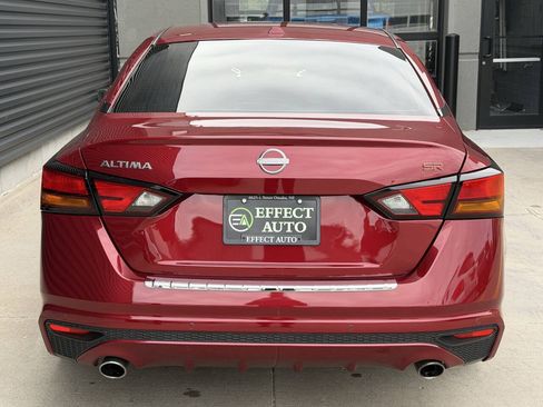 Used 2024 Nissan Altima 2.5 SR FWD image 12