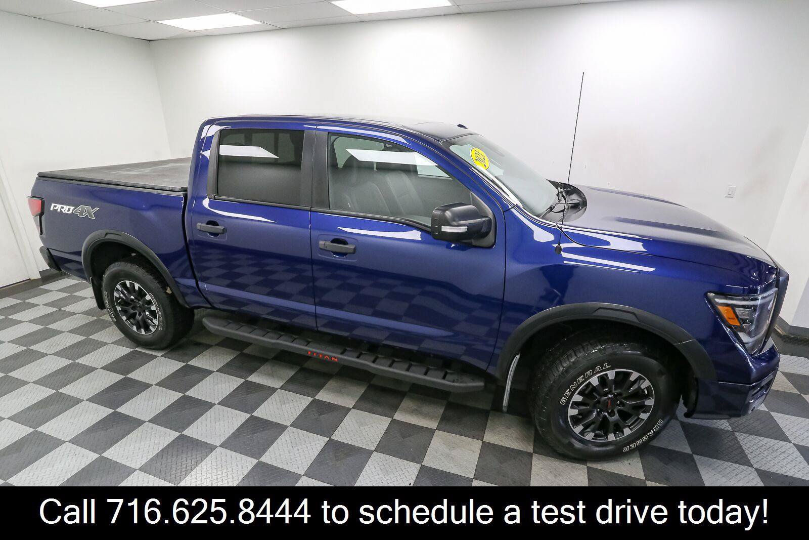 Used 2021 Nissan Titan PRO-4X w/ Pro-4x Convenience Package AWD/4WD image 5