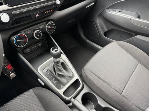 New 2026 Hyundai Venue SE image 13