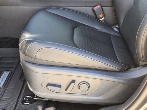 New 2026 Kia Sportage EX w/ EX Panorama Roof Package image 17