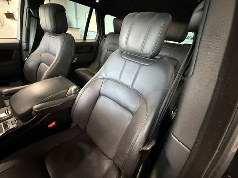 Used 2020 Land Rover Range Rover HSE image 16