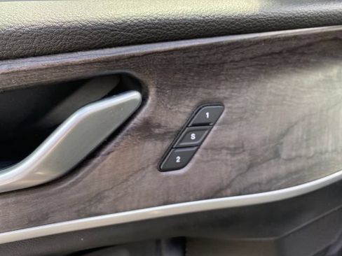 Used 2023 Jeep Grand Cherokee Limited AWD/4WD image 17