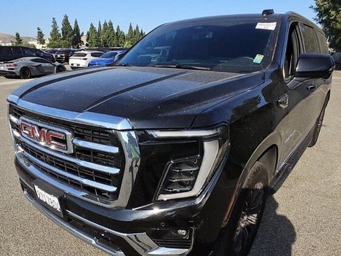 Used 2025 GMC Yukon XL Elevation RWD image 3
