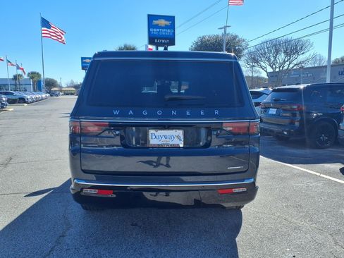 Used 2024 Jeep Wagoneer L Series II w/ Flexible Seating Group AWD/4WD image 22