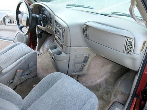Used 1999 GMC Safari AWD image 27