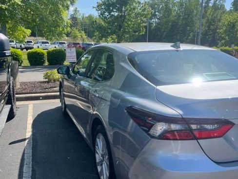 Used 2023 Toyota Camry LE FWD image 5