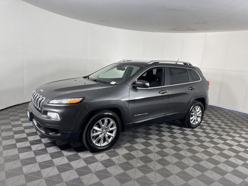 Used 2015 Jeep Cherokee Limited w/ Luxury Group image 8