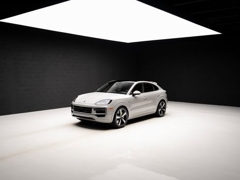 Used 2025 Porsche Cayenne Turbo image 81