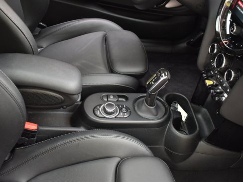 Used 2024 MINI Cooper SE FWD image 23