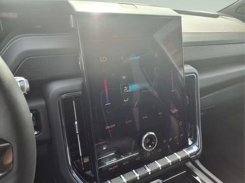 New 2026 GMC Yukon XL AT4 Ultimate image 13